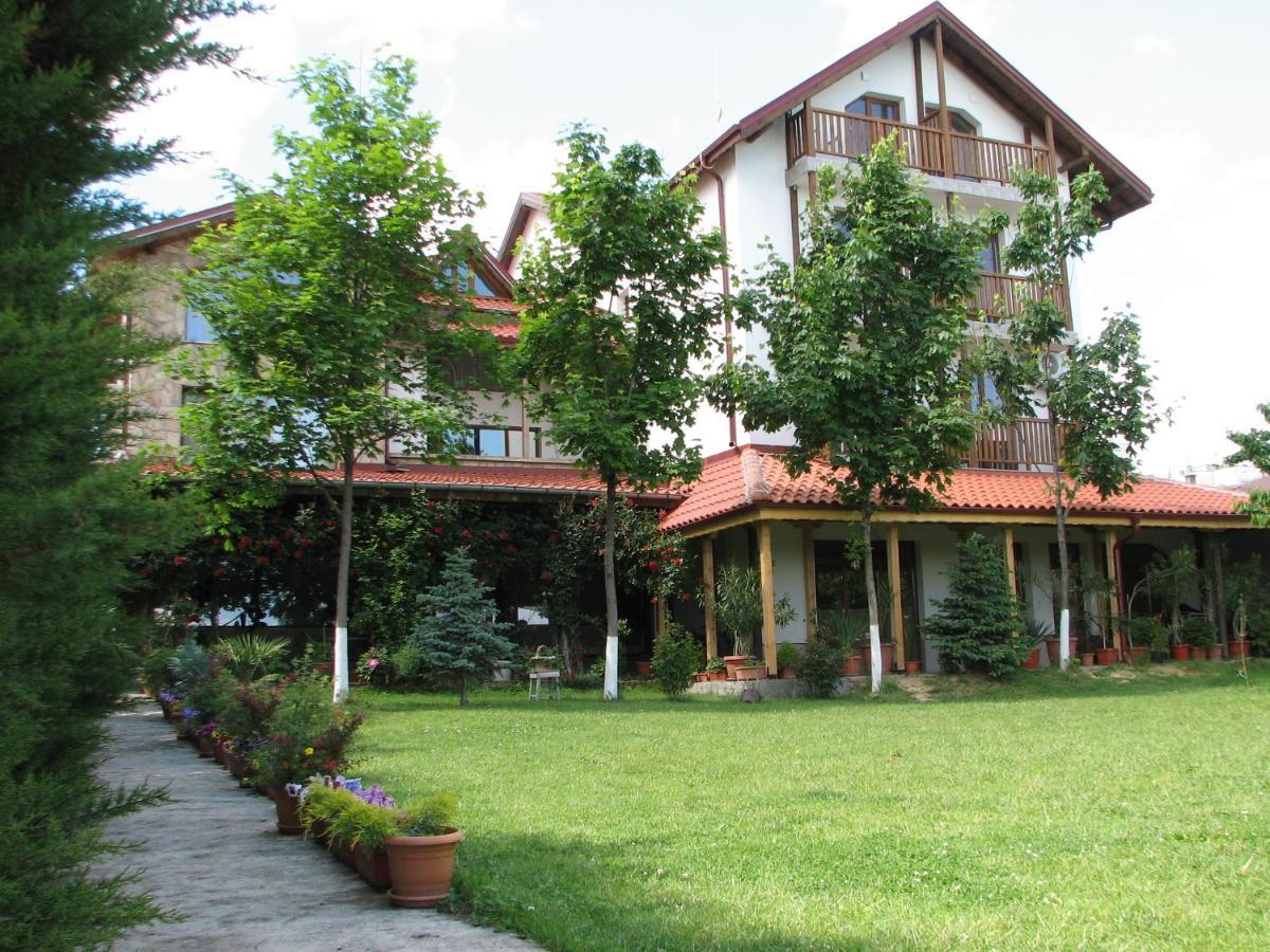 Семеен Хотел Къща Тодорови Stara Zagora Exterior foto