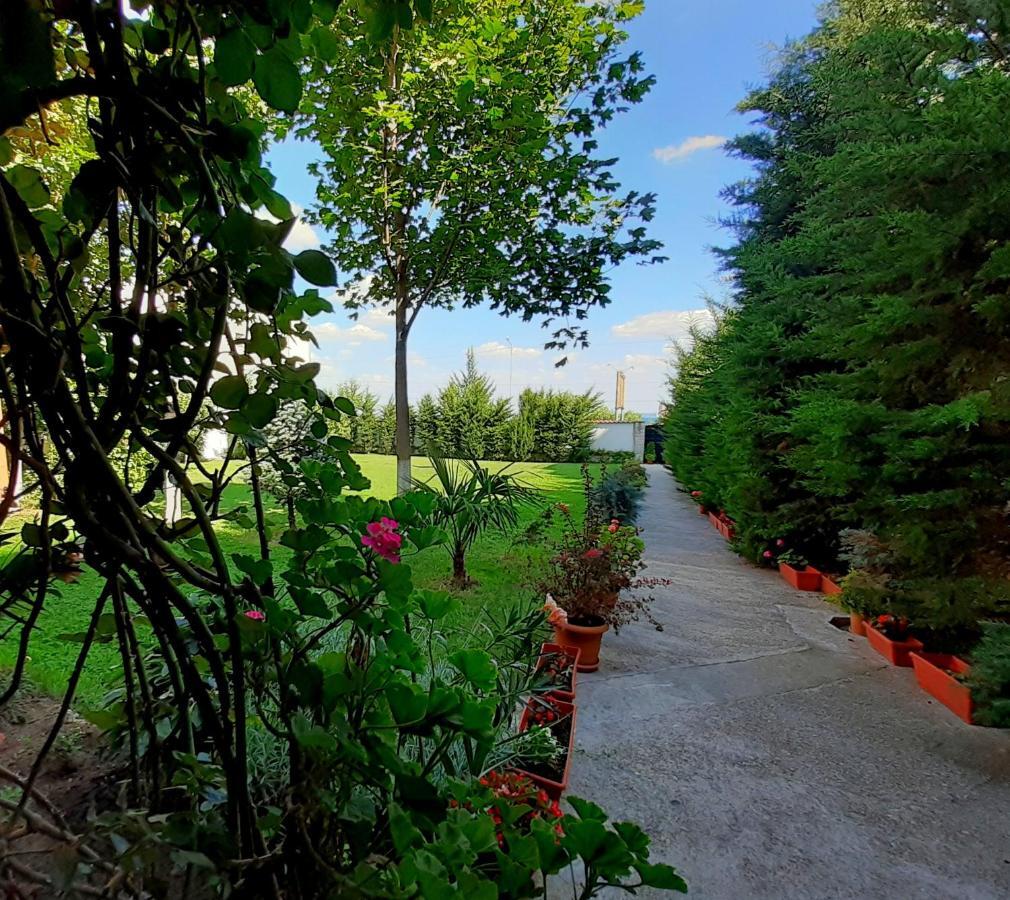 Семеен Хотел Къща Тодорови Stara Zagora Exterior foto